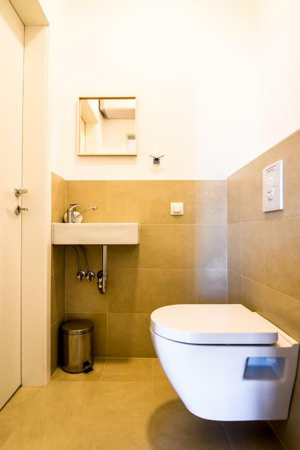 Apartment Festina Lente Ровин Екстериор снимка