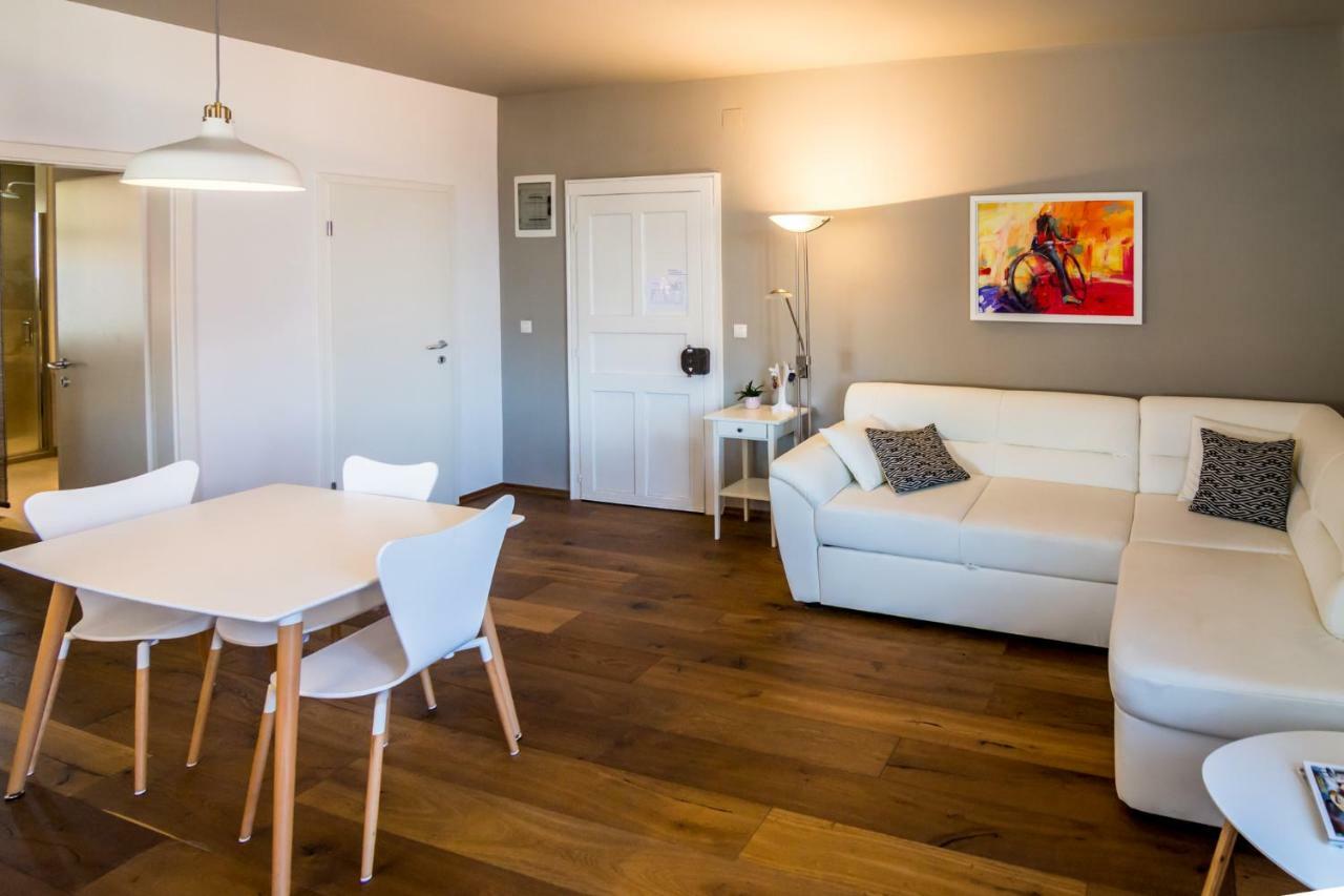 Apartment Festina Lente Ровин Екстериор снимка